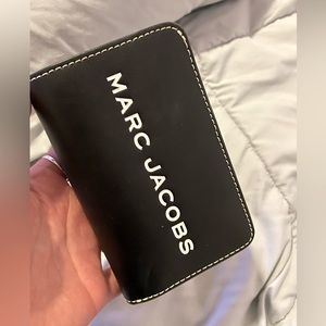 Marc jacobs barcode wallet